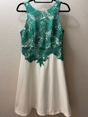 Moulinette Soeurs Anthropologie Dress Size 6 White W/Green Arbor Lace